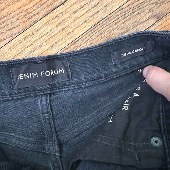Denim Forum The Arlo Short, size 24. - Picture 2 of 6